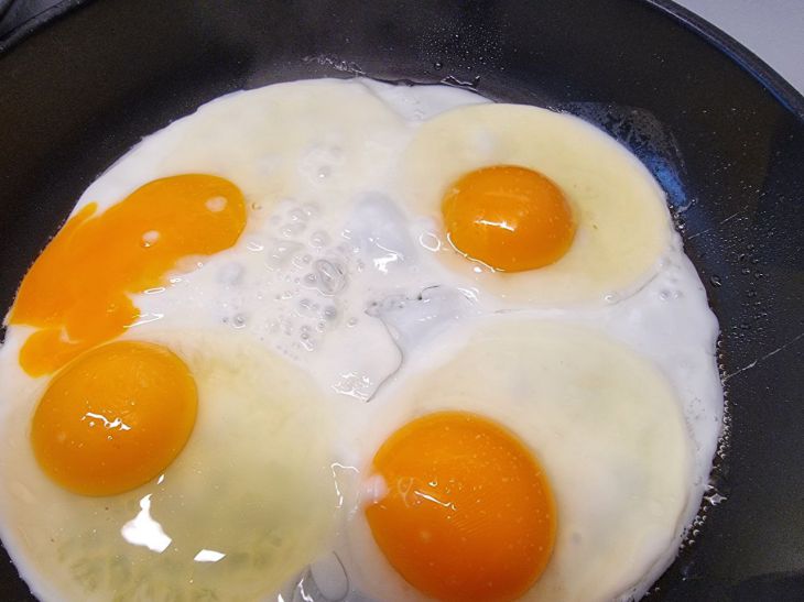 Ouă fierte sau omletă: care este mai dăunător de mâncat – este util pentru toată lumea să știe