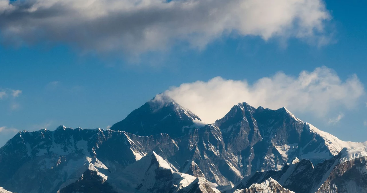 Schimbările climatice topesc zăpada pe Muntele Everest.  O priveliște macabră în vârf