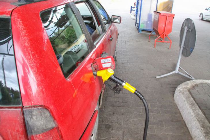 Cum să distingem benzina bună de cea proastă: 3 moduri simple – notă pentru șoferi