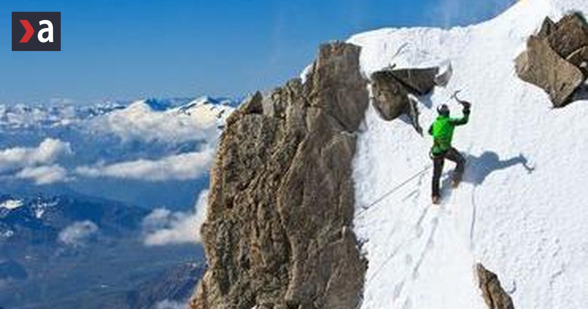 Un alpinist a murit când un ghețar s-a prăbușit pe Mont Blanc