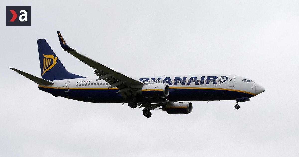 Irish Ryanair critică taxele mari de aeroport din Berlin, anulează unele rute