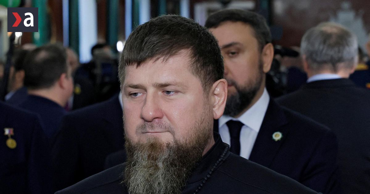 În videoclip, liderul cecen Kadyrov conduce un Cybertruck înarmat și îl laudă pe Musk