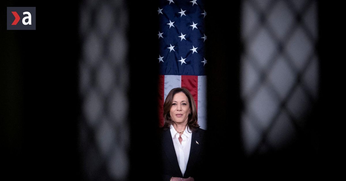 Donald Trump a atacat-o verbal pe Kamala Harris din cauza identității ei rasiale