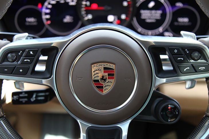 Porsche spune că nu poate vinde mașini pentru totdeauna