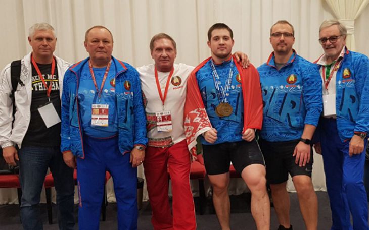 Halterofilul din Belarus Andrei Orlyonok a devenit campion european printre juniori