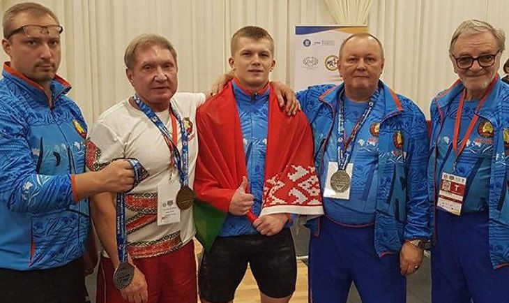 Belarusul Igor Lozko a câștigat argintul la Campionatele de haltere de juniori de la București