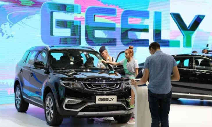 Geely a prezentat un nou sedan electric GE-11