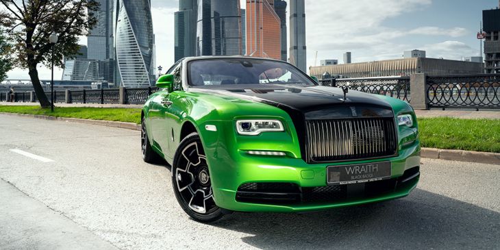 Rolls-Royce a prezentat versiuni speciale ale Wraith pentru Rusia