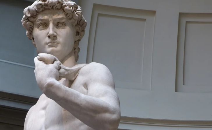 Copie în miniatură a lui David lui Michelangelo imprimată pe o imprimantă 3D