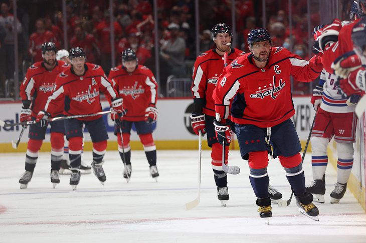 Ovechkin a marcat primele goluri în NHL, a fost recunoscut drept prima vedetă a zilei de joc