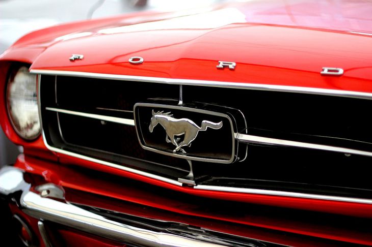 Ford a prezentat cel mai puternic Mustang vreodată: 800 CP. Cu. pentru drumurile publice