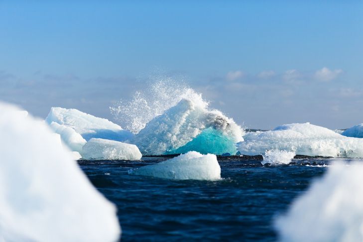 Oamenii de știință: Gheața arctică se topește de 2 ori mai repede decât se aștepta