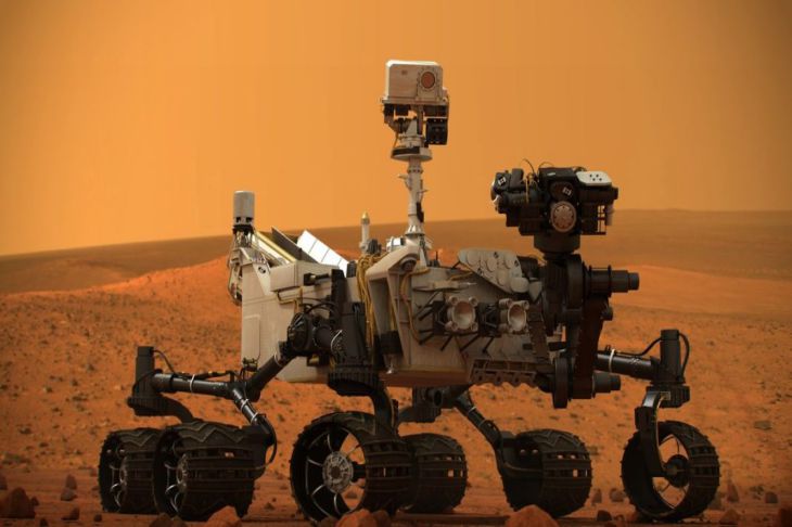 Roverul Curiosity a fotografiat o „amprentă umană” pe Planeta Roșie