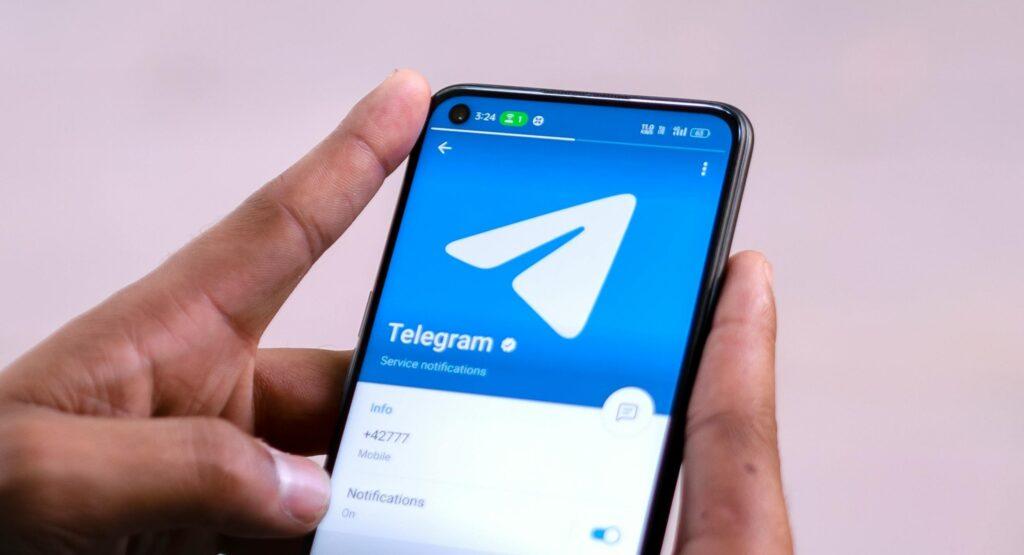 Telegram schimbă regulile. Ele oferă guvernelor adrese IP și numere de utilizator