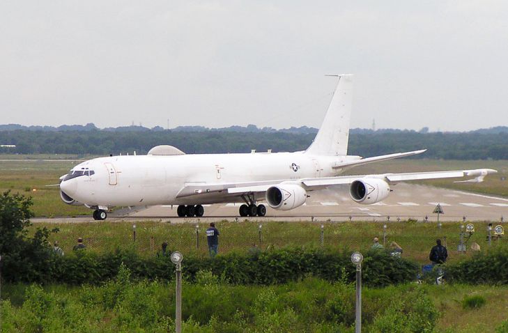 Avionul Doomsday a fost coborât la pământ de o pasăre