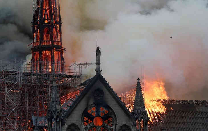 Catedrala Notre Dame din Paris a propus să fie restaurată folosind o imprimantă 3D