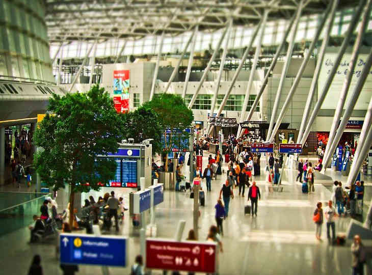 Mii de oameni se confruntă cu întârzieri pe aeroporturile din SUA