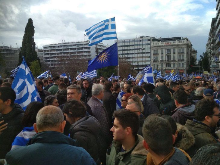 25 de polițiști răniți în timpul revoltelor din Atena