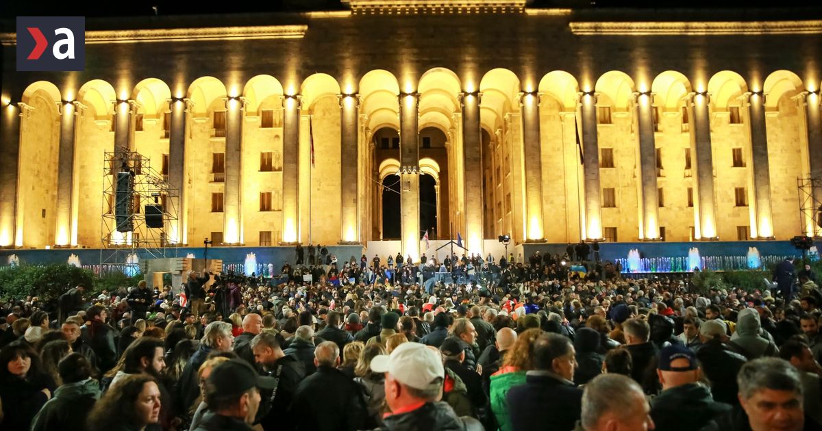 Mii de georgieni au protestat la Tbilisi împotriva rezultatelor alegerilor parlamentare